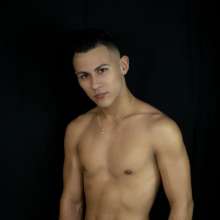 MessyGuys: This hunky latino wants to get messy