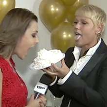 mad_mick_at: Xuxa and the pies