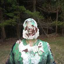 JD and Messy Andi: Single self pieing