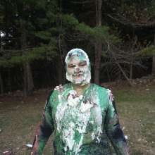 JD and Messy Andi: Single self pieing