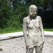 FOXY: Laura final in mud