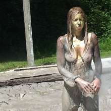 FOXY: Laura final in mud
