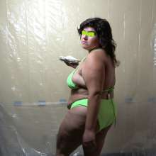Beantwn: Pied in Neon Bikini!