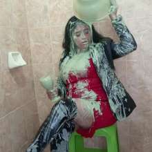 WetPlace: Jazminss Playing With Slime