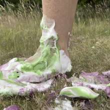 Wamgirlx: Messy Feet--Walking in Used Custard Pies