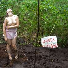 dlodoski: Sarah Michelle--Erotic Sinking in the Rain (photos)