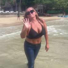 Wet_look_elena: Paradise in the Sea in Jeans and Swim Top