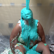 Beantwn: Pied in Neon Bikini!