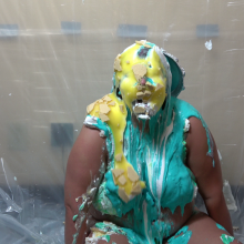 Beantwn: Pied in Neon Bikini!
