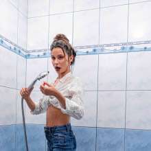 Wet Live Team: Wet Anastasia Belly Play and Shampoo