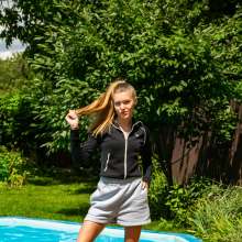 wet.look.me: Wetlook Sport Girl swimming in the pool in Sport Outfit | Wetlook.biz