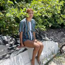 wet.look.me: Wetlook girl walking on the beach in loose clothes | Wetlook.biz