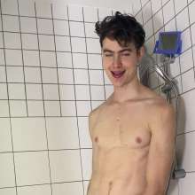 WetlookerUpdates: Wet guys on Wetlooker!