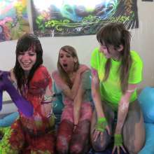 Larzstord: 3 Girl Messy Truth or Dare Part 1