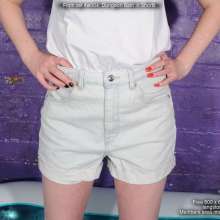 DungeonMasterOne: Honeysuckle takes a dungeon bath in faded denim shorts and t-shirt!