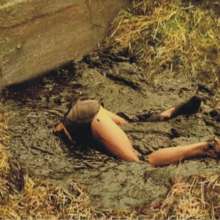 andrewjohn2: Another mud dive scene