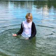 Wet Live Team: Alice Gets Wet on the Beach While There Are No People