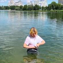 Wet Live Team: Alice Gets Wet on the Beach While There Are No People