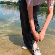 Wet Live Team: Alice Gets Wet on the Beach While There Are No People
