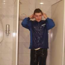 WetlookerUpdates: Wet guys on Wetlooker!
