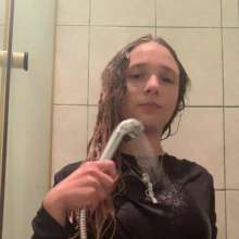 Get Your Snaps: New braless shower video with milk from Violet