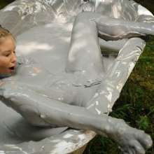 dlodoski: Anabelle, Fun in the Mud Tub--Photos