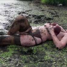 custardcouple: Mud Lust-The Frustrated HouseWife