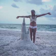 Alana SexyMessyBabes: Naughty on the Beach