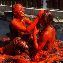 Lara_eurowam: Reka and Andreea Are Back to Have Fun with Red Slime-T598c2