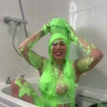 TheGungeZone: Roxie Rae's Mega Gunging