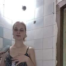 Top Messy Girls: Shower