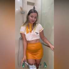 WetPlace: Stunning Anny Shower After The Flight