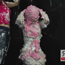 Ready2Wam Studio: Toss The Coin Messy Game with Diana and Monica