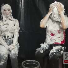 Ready2Wam Studio: Toss The Coin Messy Game with Viviana and Monica