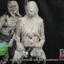 Ready2Wam Studio: Toss The Coin Messy Game with Viviana and Monica
