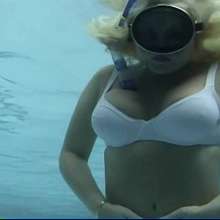 wamtec: Tracie's Pantyhose Swim