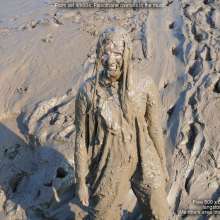 DungeonMasterOne: Maude takes a mudbath in flexothane dungarees and hunter wellies!