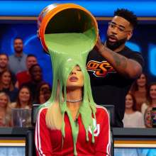 h361361: College cheerleaders green slimed