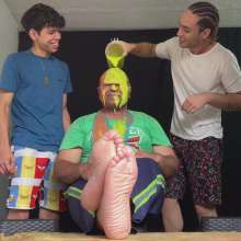 RevSlymsford: Alejandro + Finbar Introduce New Boy Hugh To Feet + Slime