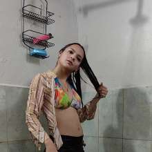 Ready2Wam Studio: Diana Goes Wet After Crazy Fan Visit