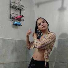 Ready2Wam Studio: Diana Goes Wet After Crazy Fan Visit