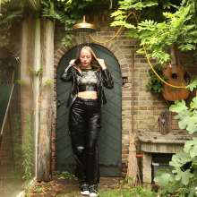 eileenvogel: W463 Eileen in leather jacket and baggy jeans outdoor shower
