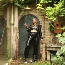 eileenvogel: W463 Eileen in leather jacket and baggy jeans outdoor shower
