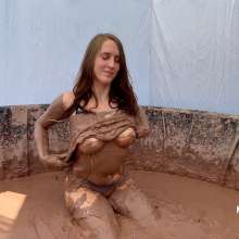 Messygirl: New Messygirl Download with Cadence Lux