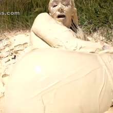Jayce: Multiple Muddy Orgasms after Escape from White Muck!