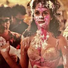 Masher: Behind the scenes photo of Natalie Wood from "The Great Race"
