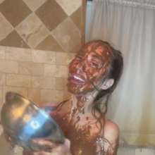 Slimed Models: Nude Sydney Covers Herself in Brownie Batter