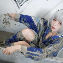 RSSRuinStreetStyle: Tracksuit Cute Asian Girl Baths in Mud and White Slime