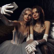 Kabe22: Wetlook, Cake, Gunge, Mud, and Lots of Very Expensive-Looking Dresses