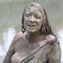 FOXY: New set with Vika totally in mud